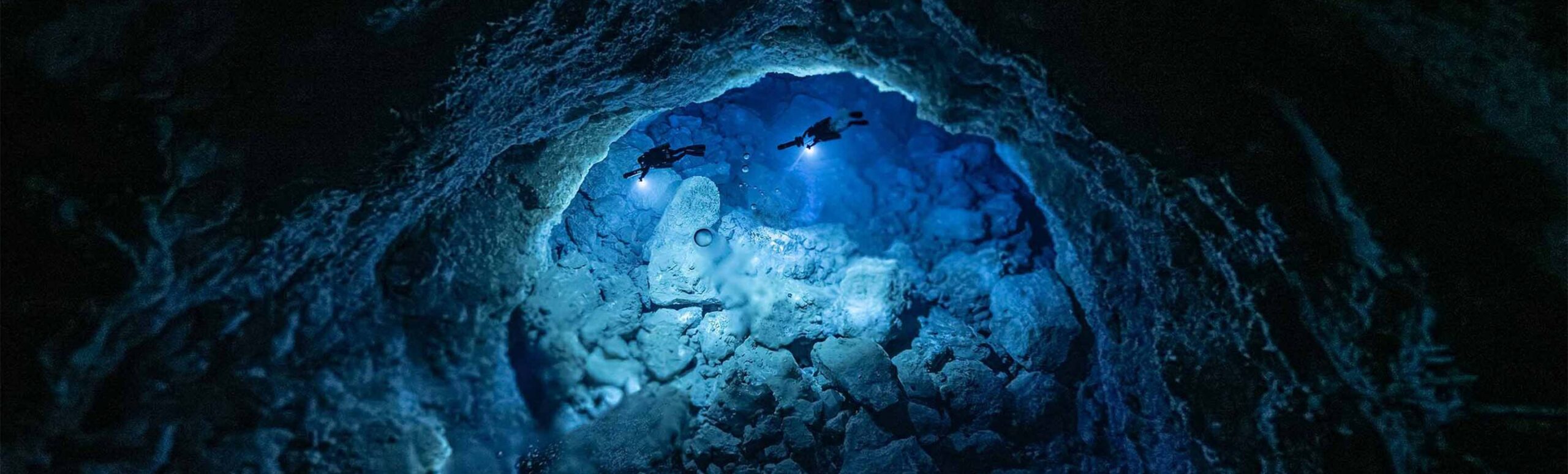 Advanced Cave Diving in the Bermuda Deep